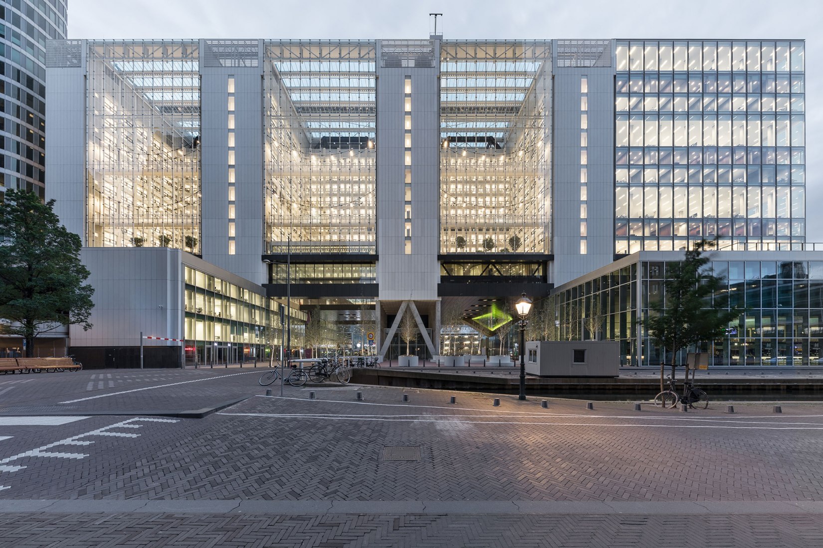 Exterior view access. Rijnstraat 8 by OMA. Photograph by Delfino Sisto Legnani and Marco Cappelletti, courtesy of OMA.