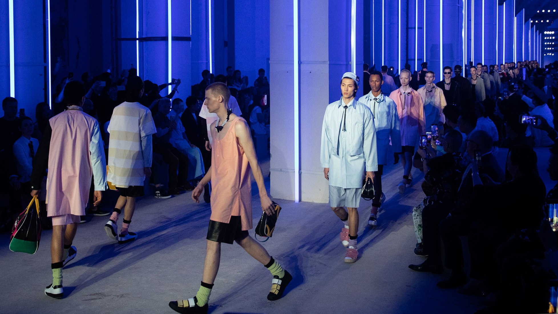 Pasarela hombre 2020 SS Prada por OMA-AMO. Fotografía por Orange Image Shanghai