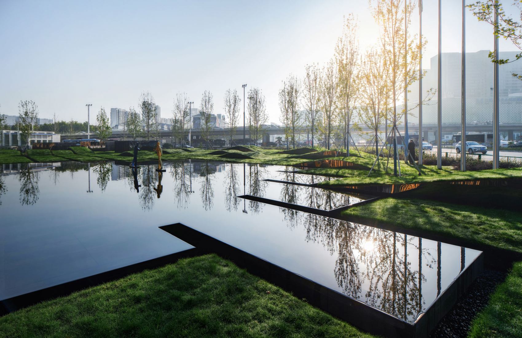 Le Meridien landscape by Shma Company Limited. Photograph by Arch-exist.