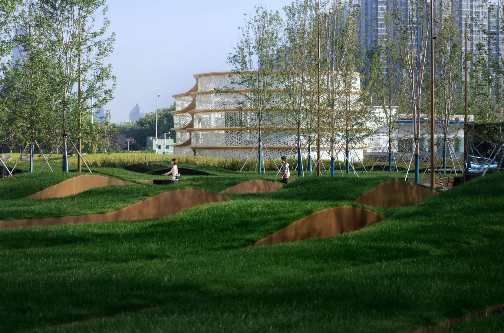 Le Meridien landscape by Shma Company Limited. Photograph by Arch-exist.