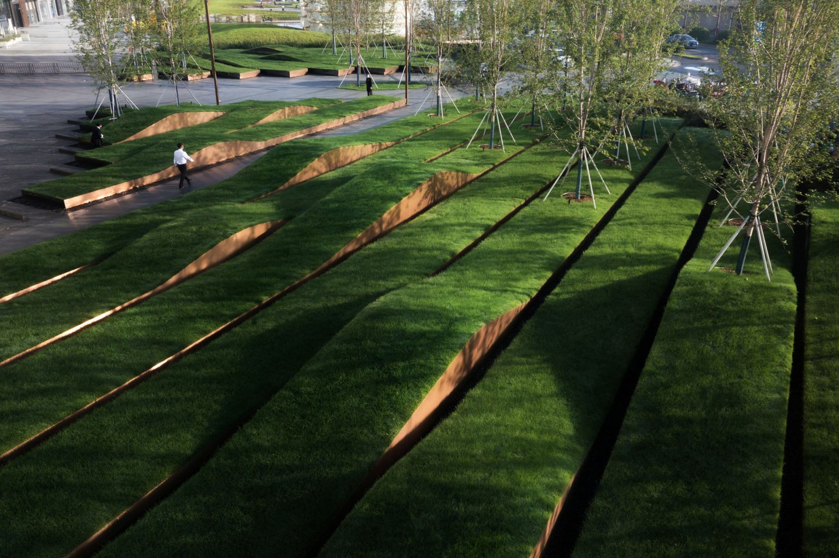 Le Meridien landscape by Shma Company Limited. Photograph by Arch-exist.