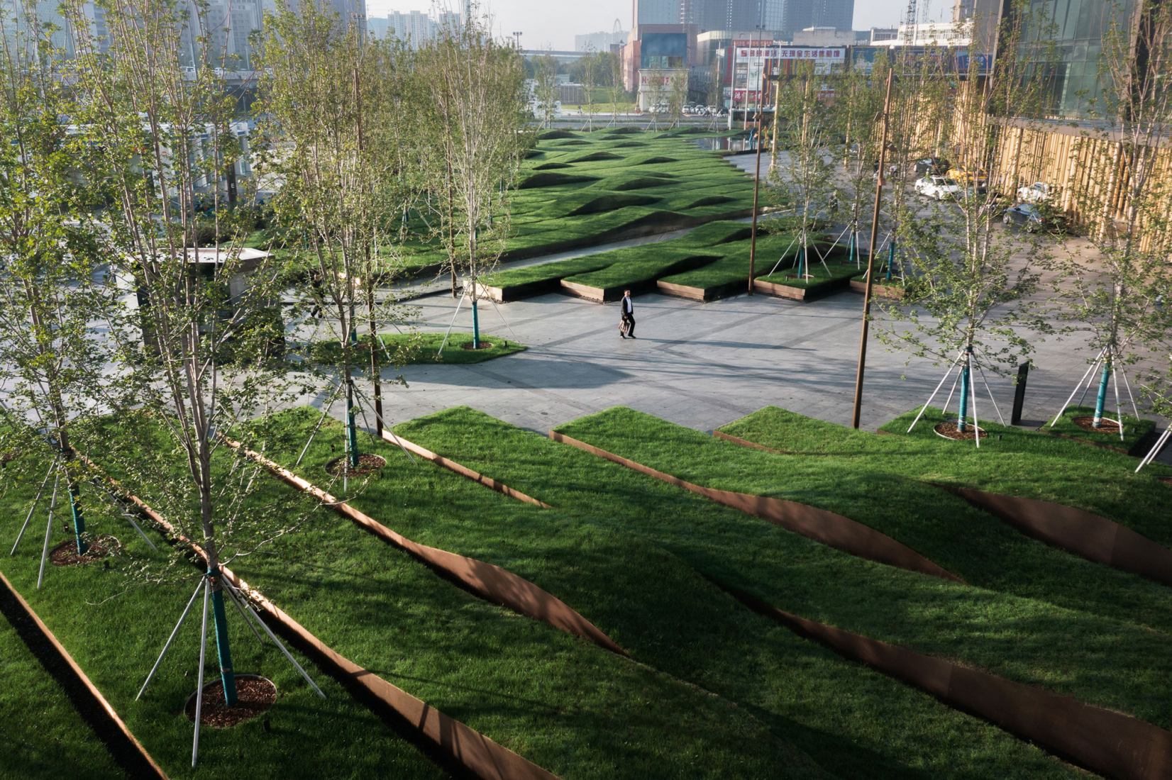 Le Meridien landscape by Shma Company Limited. Photograph by Arch-exist.