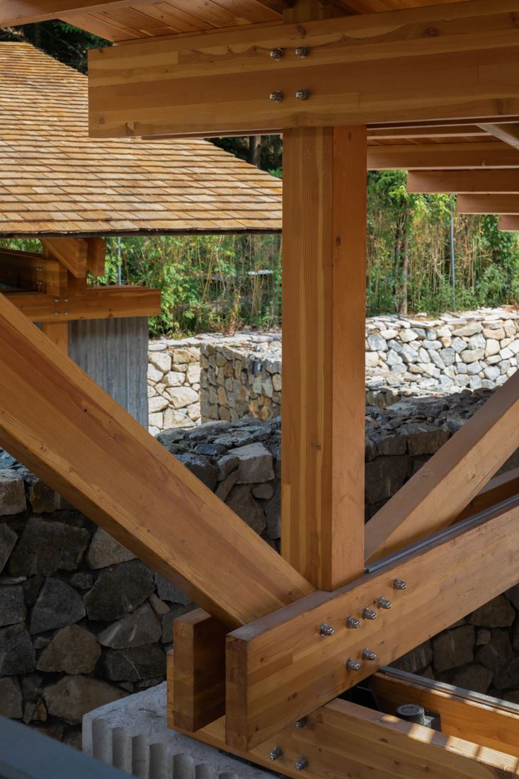 Multifunctional Service Center of Liuba Mountain Scenic Area by Shulin Architectural Design. Photograph by Yilong Zhao and Ang Wu.