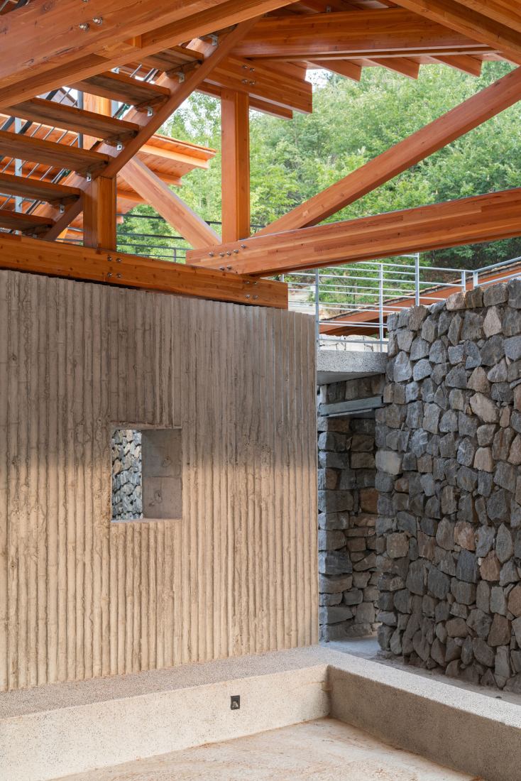 Multifunctional Service Center of Liuba Mountain Scenic Area by Shulin Architectural Design. Photograph by Yilong Zhao and Ang Wu.