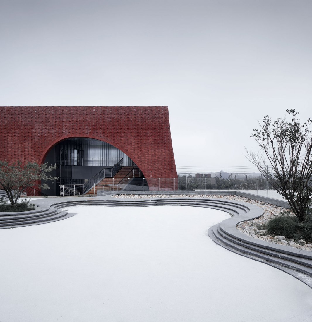 Rooftop garden. Shuyang Art Gallery by Danshen Dong. Photograph by Qiang Zhao