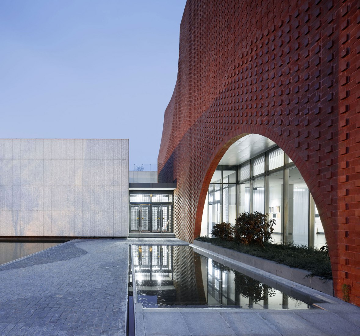 Entrance. Shuyang Art Gallery by Danshen Dong. Photograph by Qiang Zhao