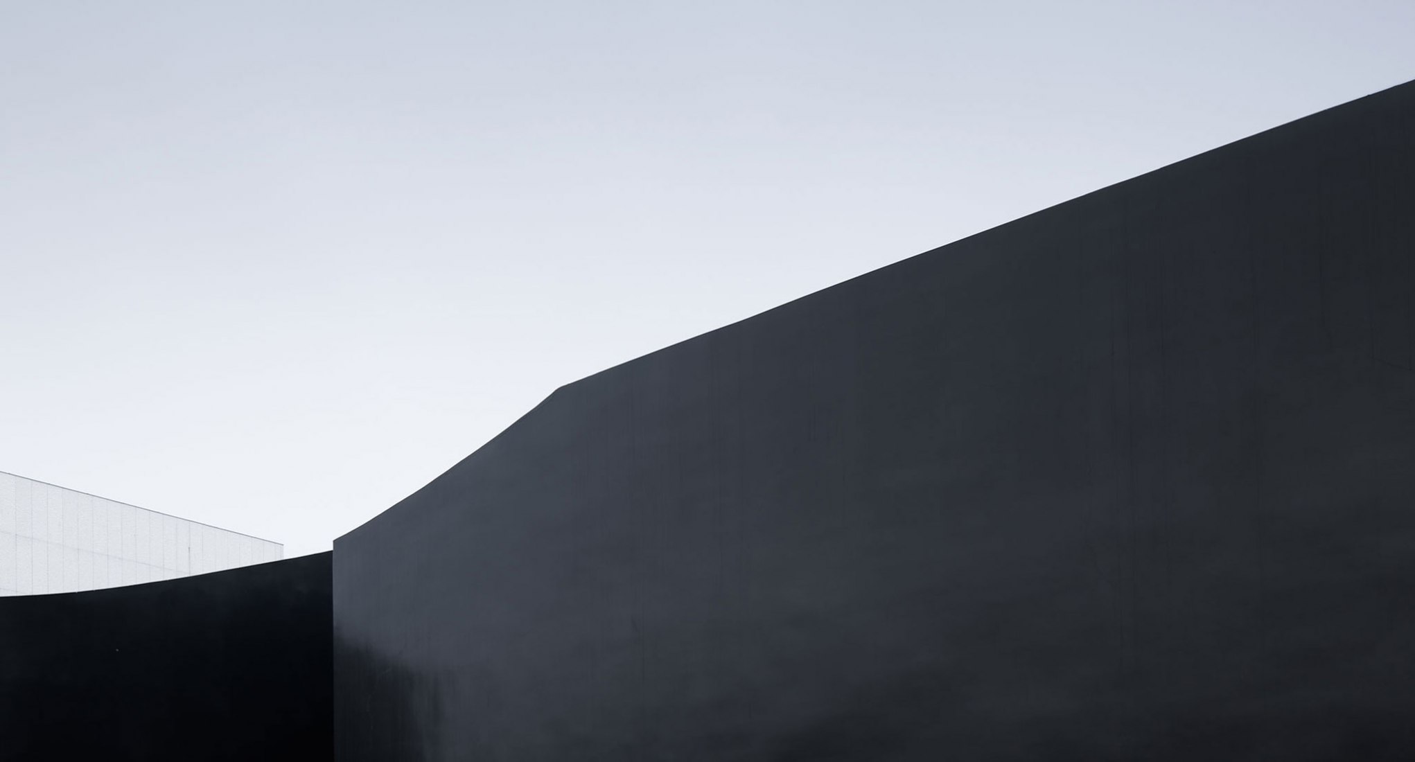 Contrast wall. Shuyang Art Gallery by Danshen Dong. Photograph by Qiang Zhao
