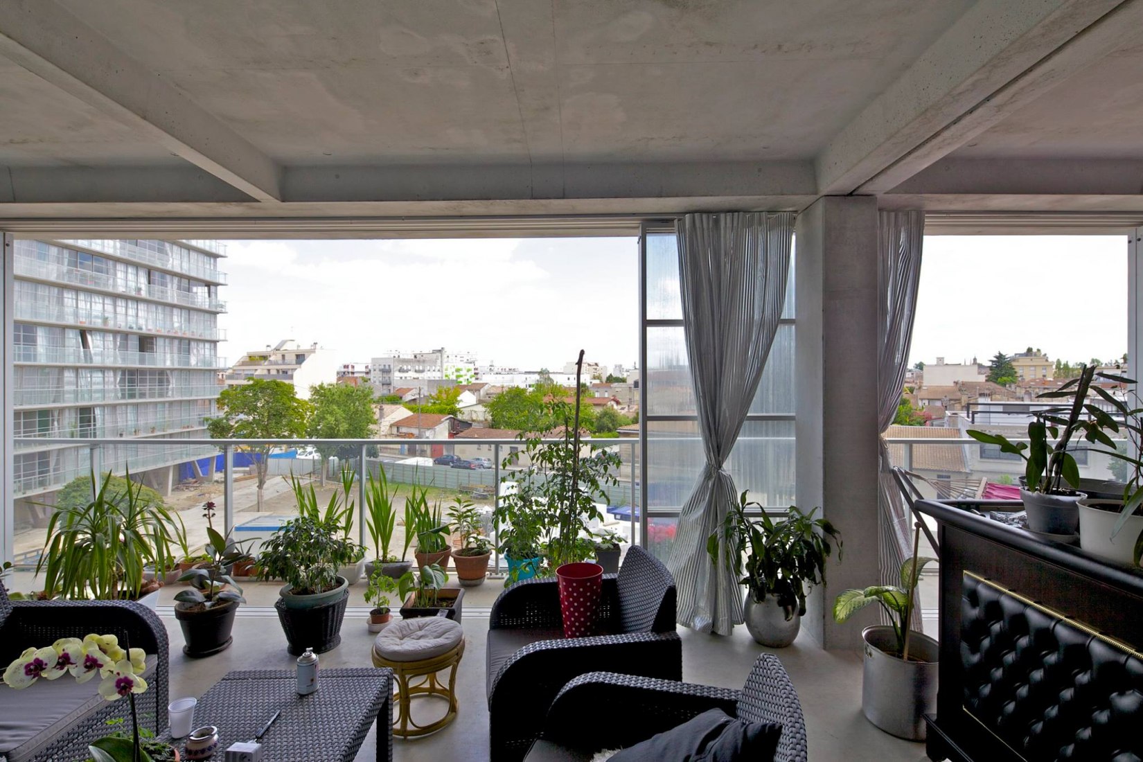 Interior view. Transformation of 530 dwellings, block G, H, I, Bordeaux, by Lacaton & Vassal with Frédéric Druot and Christophe Hutin. Photograph © Philippe-Ruault.