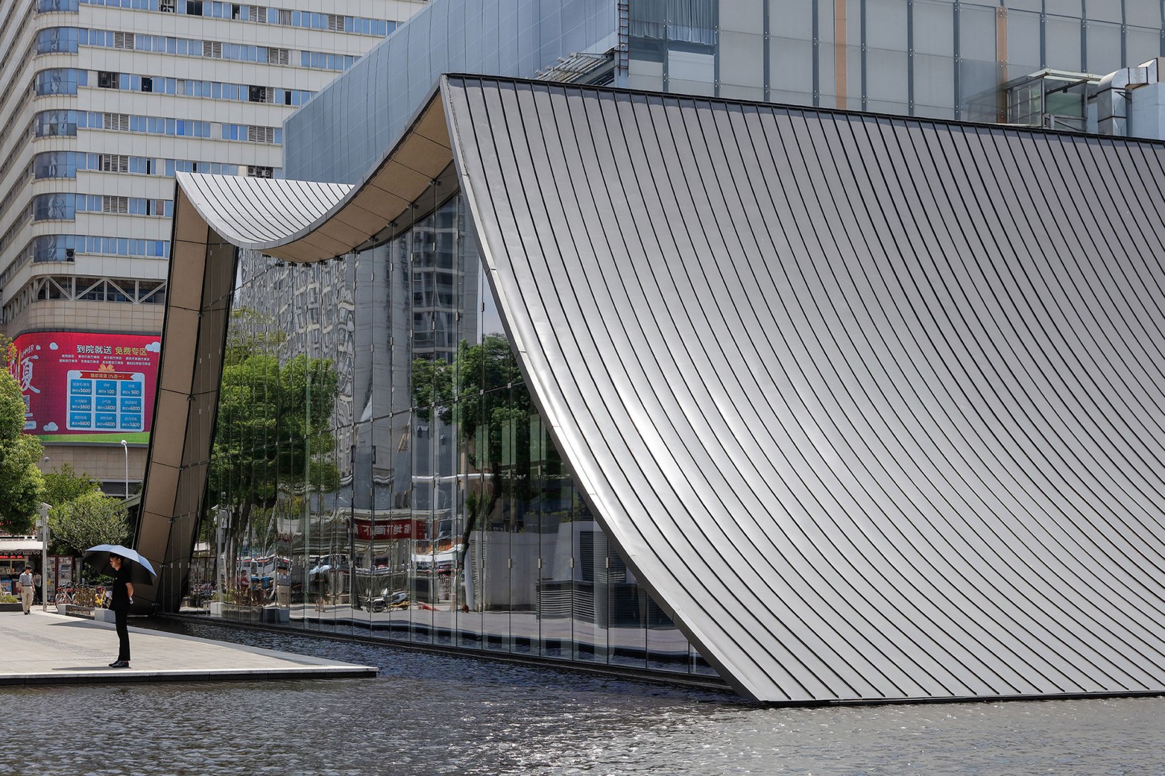 Exterior view. SINO-OCEAN. Oriental Worldview Sales Center. Photograph by Yuchen Chao. Copyright by Waterfrom Design 