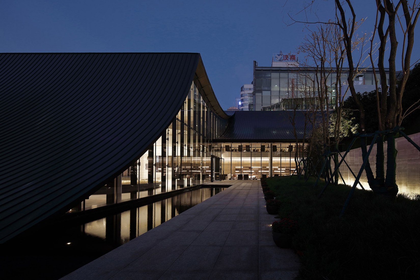 Exterior night view. SINO-OCEAN. Oriental Worldview Sales Center. Photograph by Yuchen Chao. Copyright by Waterfrom Design 