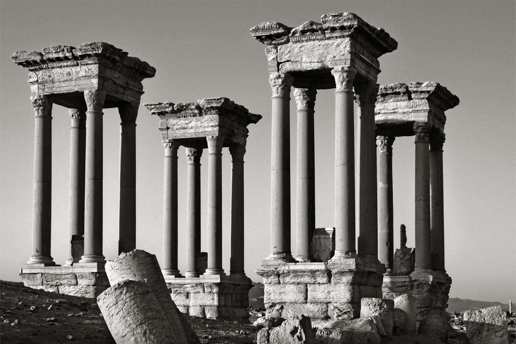 Palmira 1. Siria, una exposición de Pío Cabanillas. Imagen cortesía de La Fábrica
