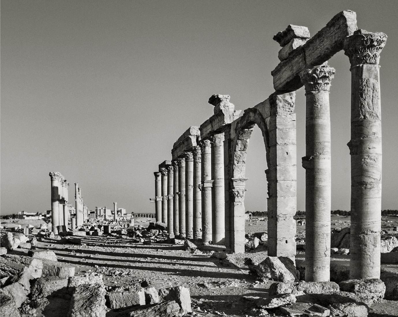Palmira 2. Siria, una exposición de Pío Cabanillas. Imagen cortesía de La Fábrica