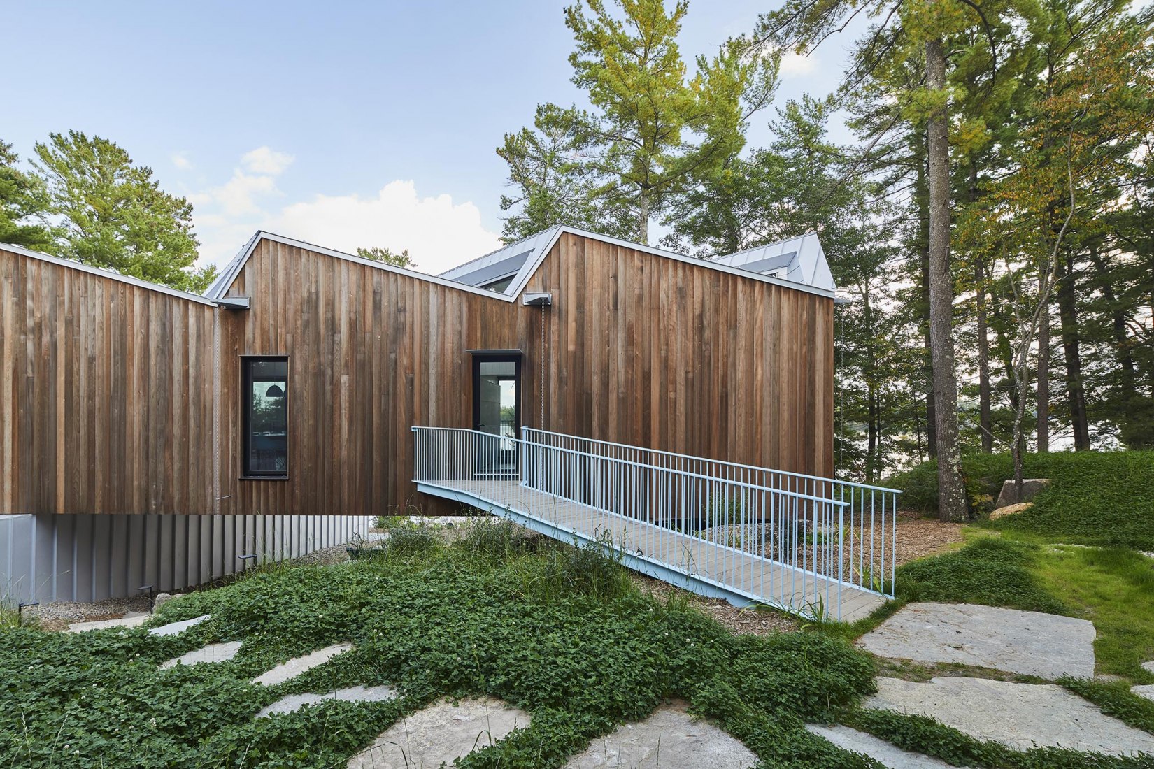 Exterior view. Sky House by Julia Jamrozik and Coryn Kempster. Photography © Doublespace Photography