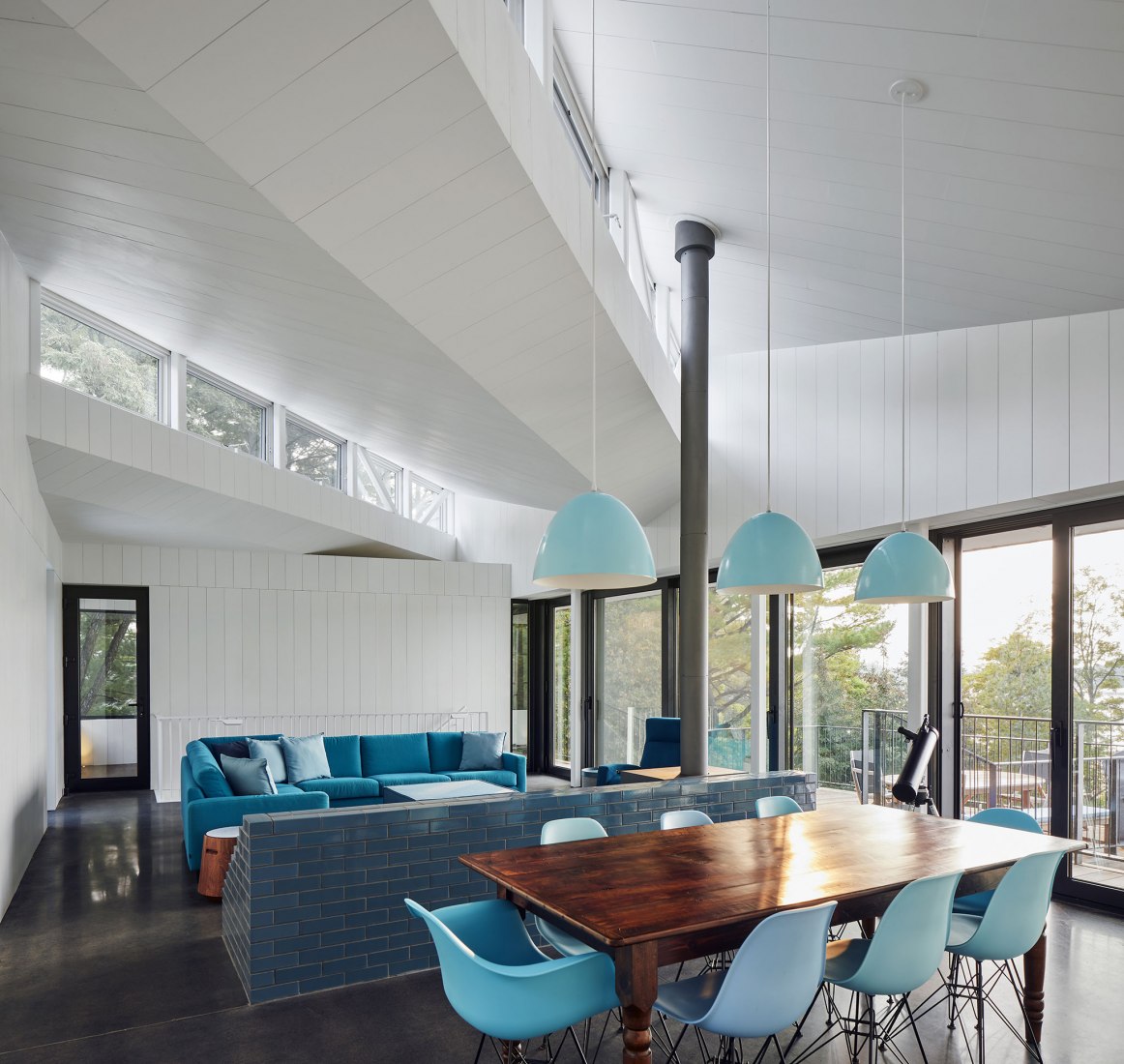 Interior view. Sky House by Julia Jamrozik and Coryn Kempster. Photography © Doublespace Photography