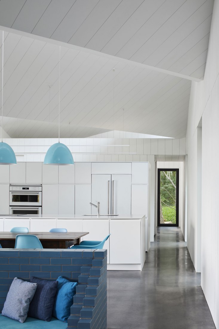 Interior view. Sky House by Julia Jamrozik and Coryn Kempster. Photography © Doublespace Photography