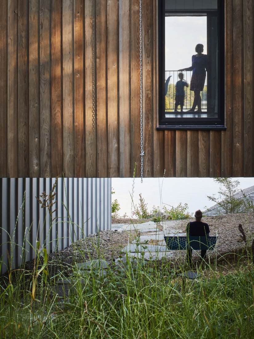 Exterior view. Sky House by Julia Jamrozik and Coryn Kempster. Photography © Doublespace Photography