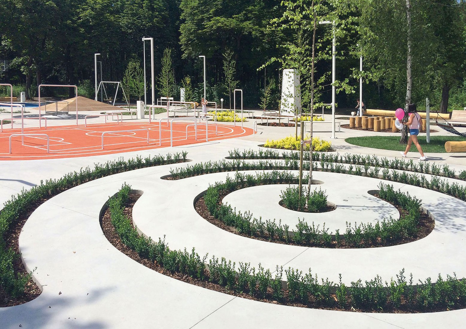 Multifunctional public space - activity zone in Chorzów by SLAS architects. Photograph by Michał Kopaniszyn.