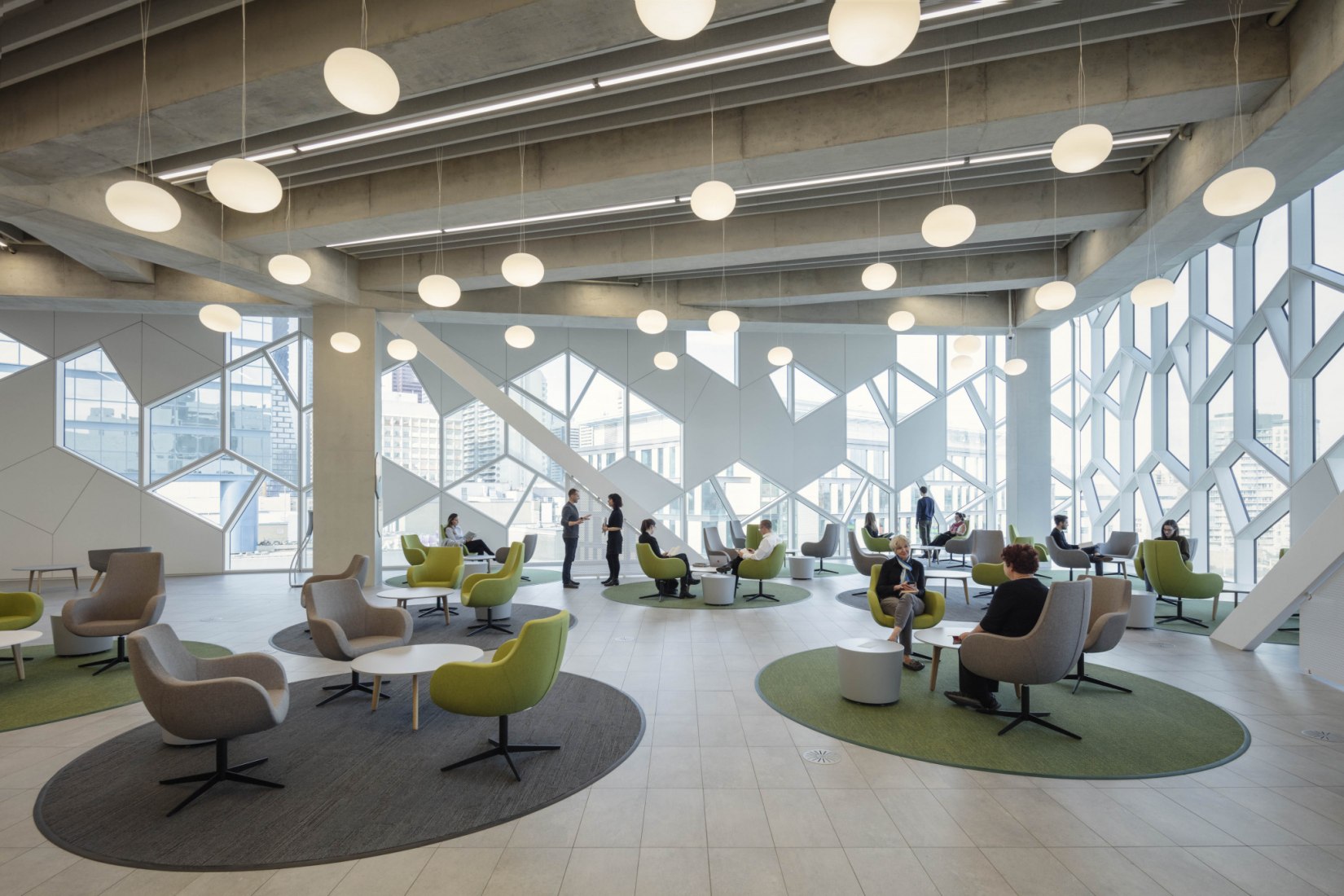 Nueva Biblioteca Central de Calgary de Snøhetta + DIALOG. Fotografía por Michael Grimm