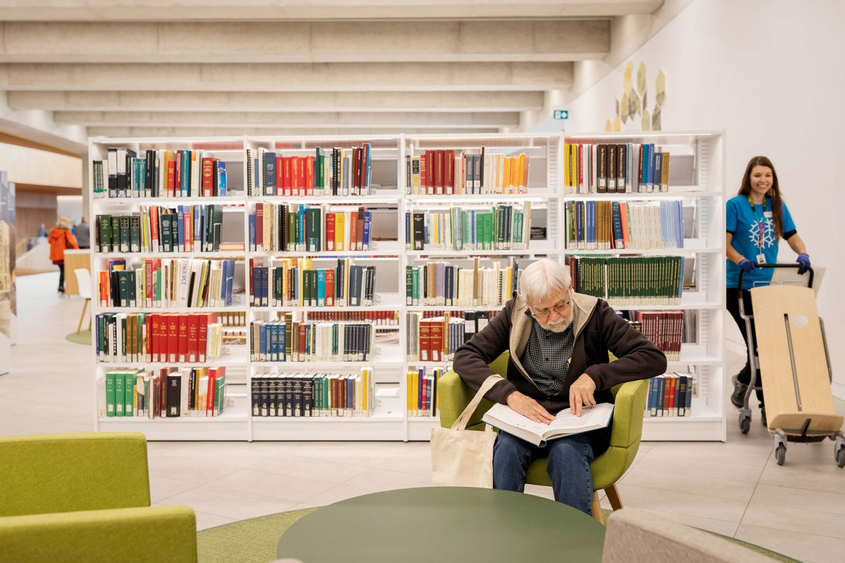 Nueva Biblioteca Central de Calgary de Snøhetta + DIALOG. Fotografía por Michael Grimm