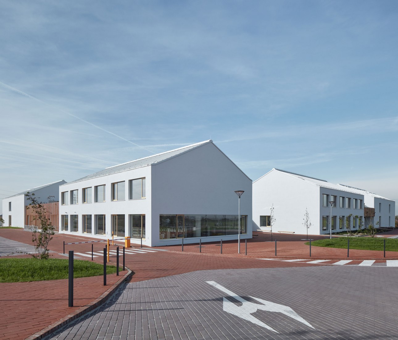 Elementary School Amos for Psáry and Dolní Jirčany by SOA architekti. Photograph by BoysPlayNice.