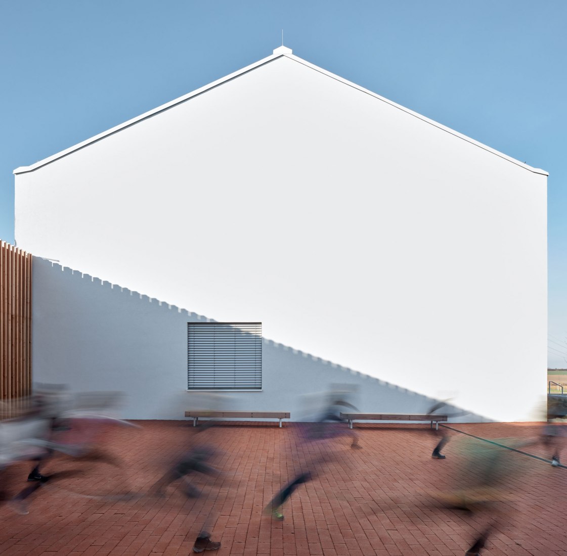 Elementary School Amos for Psáry and Dolní Jirčany by SOA architekti. Photograph by BoysPlayNice.