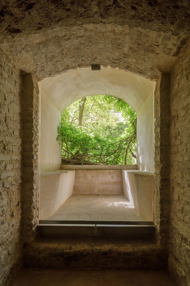 Intervention in the basins of the Mudéjar Palace of Real Alcázar de Sevilla by Reina & Asociados. Photograph by Fernando Alda