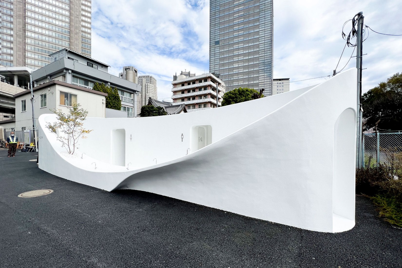 A new way of public space, where people gather around water. Toilet by