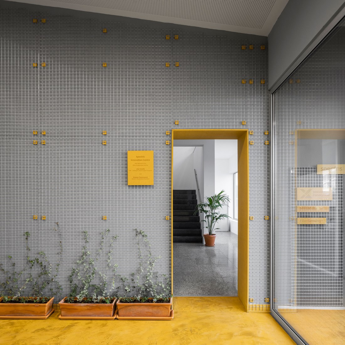 "Spectris Innovation Centre" por "Studium". Fotografía por Ivo Tavares Studio