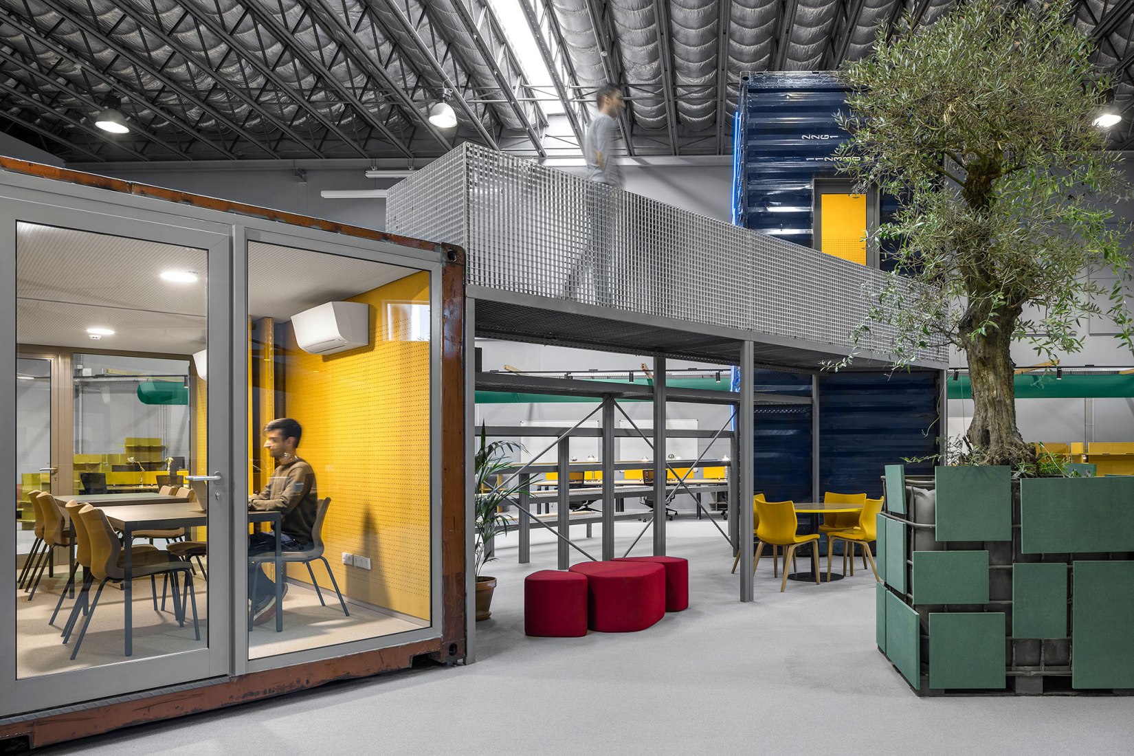 "Spectris Innovation Centre" por "Studium". Fotografía por Ivo Tavares Studio