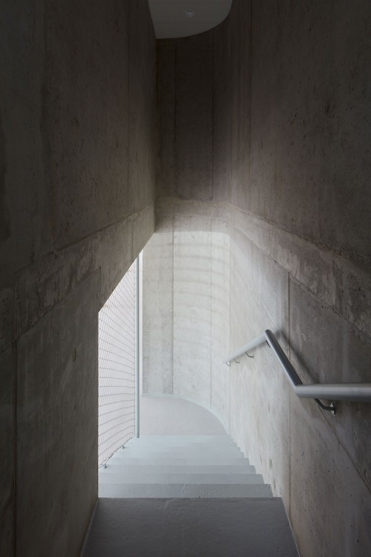 Corridor. Dolní Brežany Sports Hall by SPORADICAL. Photograph © Jakub Skokan, Martin Tůma / BoysPlayNice