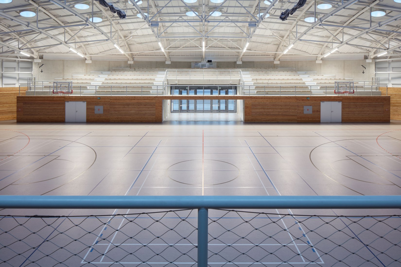 Interior. Dolní Brežany Sports Hall by SPORADICAL. Photograph © Jakub Skokan, Martin Tůma / BoysPlayNice