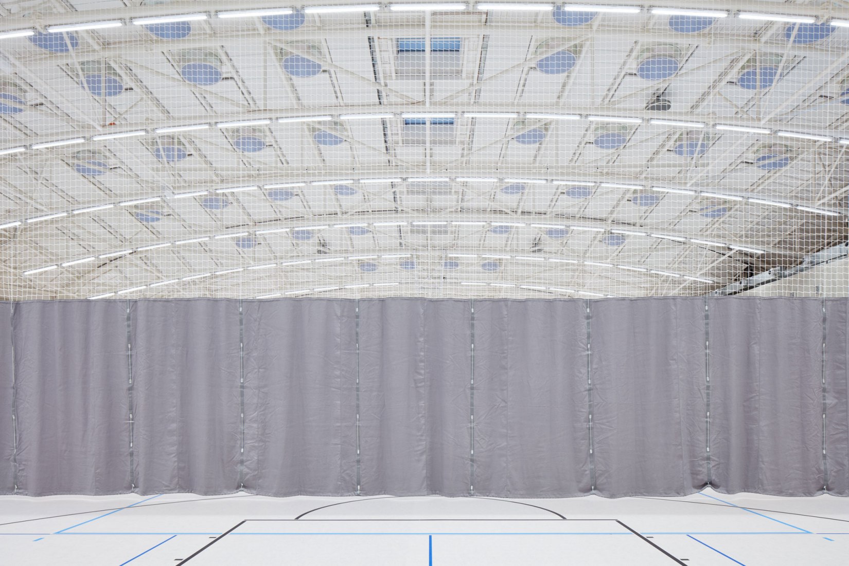 Interior and blinds. Dolní Brežany Sports Hall by SPORADICAL. Photograph © Jakub Skokan, Martin Tůma / BoysPlayNice