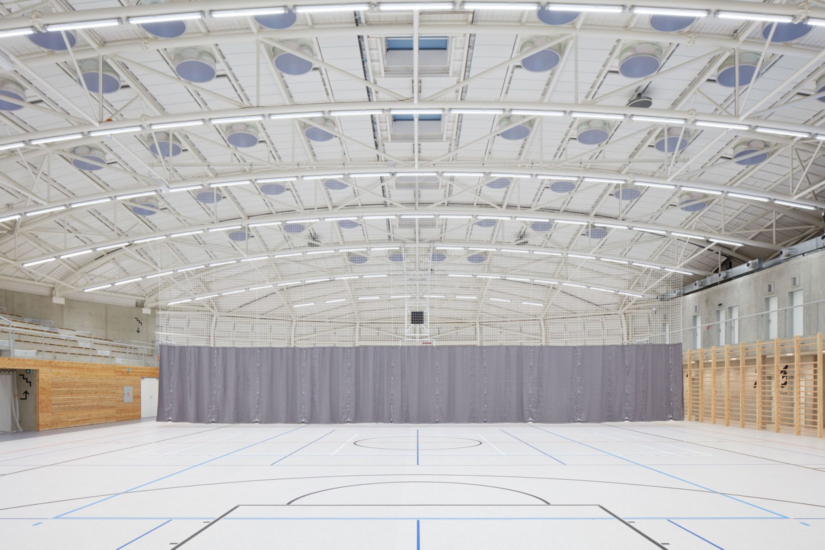Interior and blinds. Dolní Brežany Sports Hall by SPORADICAL. Photograph © Jakub Skokan, Martin Tůma / BoysPlayNice