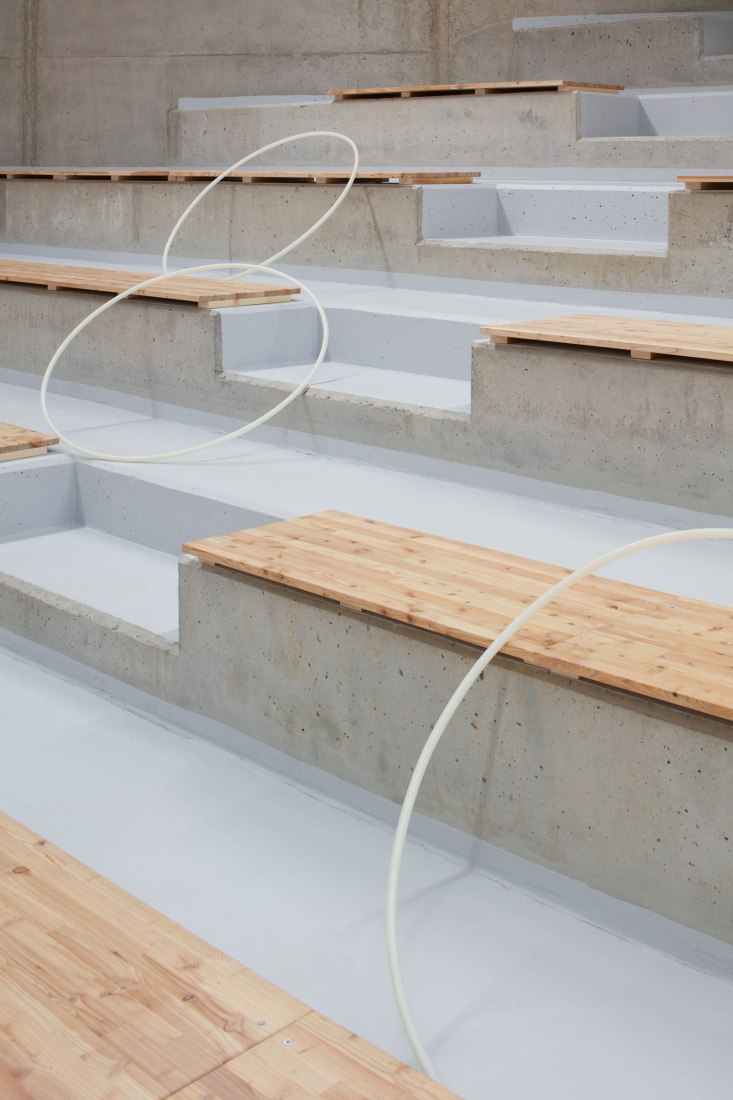 Steps detail. Dolní Brežany Sports Hall by SPORADICAL. Photograph © Jakub Skokan, Martin Tůma / BoysPlayNice