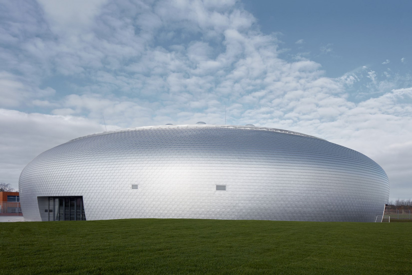Exterior. Dolní Brežany Sports Hall by SPORADICAL. Photograph © Jakub Skokan, Martin Tůma / BoysPlayNice