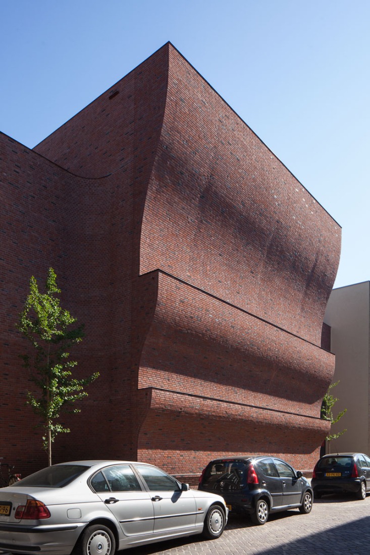 Sports Block Groningen by Marlies Rohmer Architects & Urbanists. Photograph © Daria Scagliola / Stijn Brakkee.