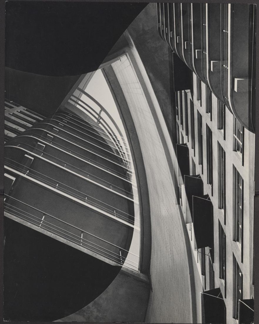 Construcción Edificio HBU (Erasmushuis), Coolsingel Rotterdam, Steef Zoetmulder, hacia 1939. Revelado de gelatina de plata, 47,5 x 37,5 cm. Bibliotecas de la Universidad de Leiden