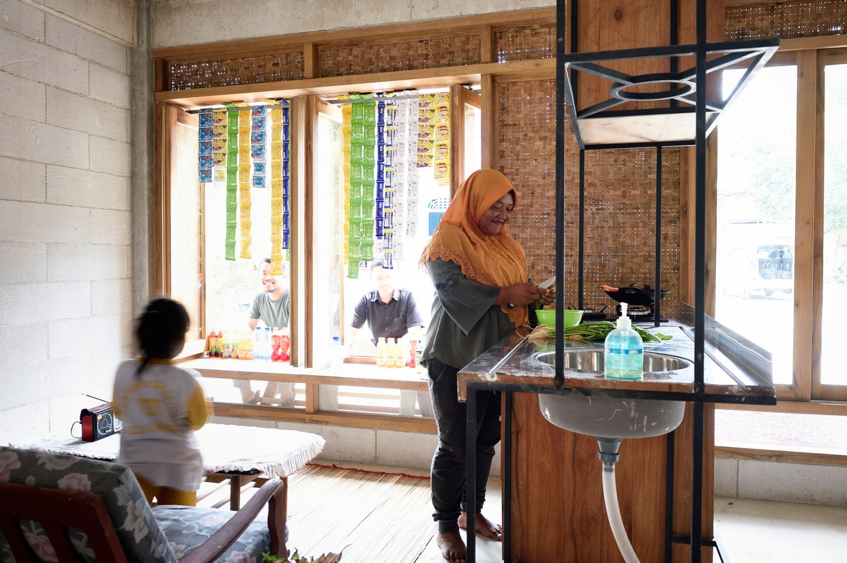 Casa ampliable por ETH Zurich / Stephen Cairns y Miya Irawati, Azwan Aziz. Fotografía por Carlina Teteris