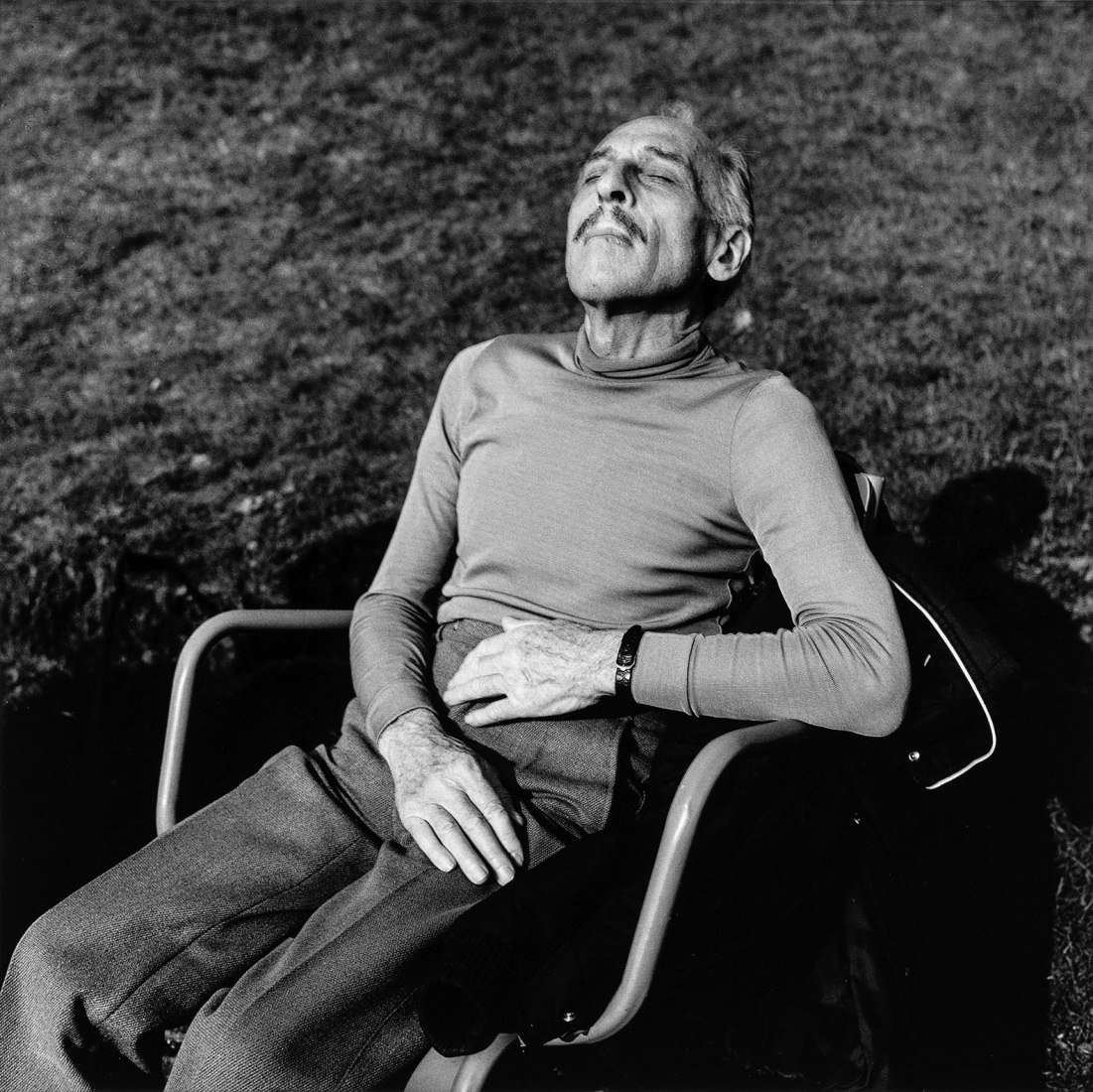 Louis Stettner Jardin du Luxembourg, Paris [Jardin du Luxembourg, París] 1997 Imagen de plata en gelatina 25,2 × 25,2 cm Cortesía Archivo Louis Stettner, París © Louis Stettner Estate