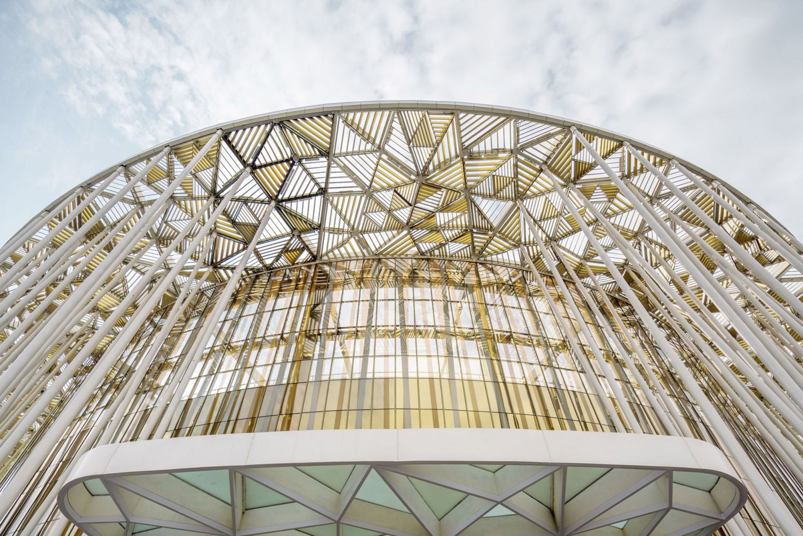 Wuxi TAIHU Show Theatre by Steven Chilton Architects | SCA. Photography by Kris Provoost