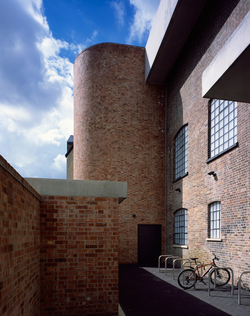 Newport Street Gallery, Caruso St John Architects © 2015 Hélène Binet New-port Street por Caruso St John Architects. Fotografía © 2015 Hélène Binet