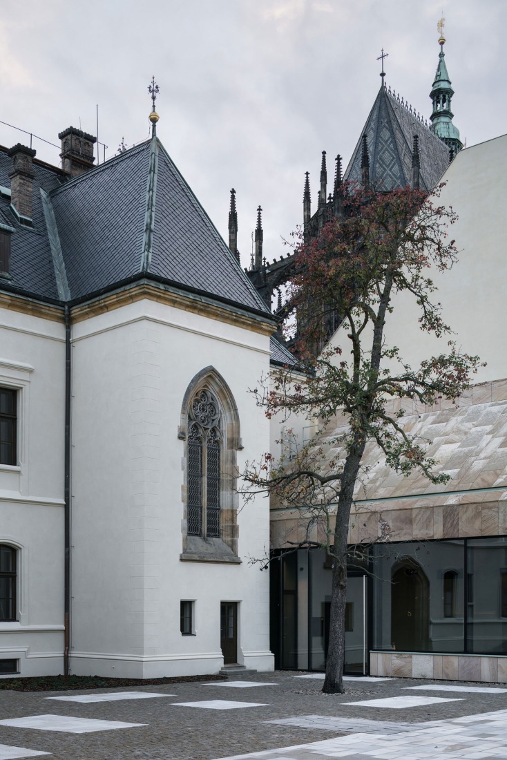 Reconstrucción y ampliación del Nuevo Provostry por Studio Acht. Fotografía por Tomáš Slavík.