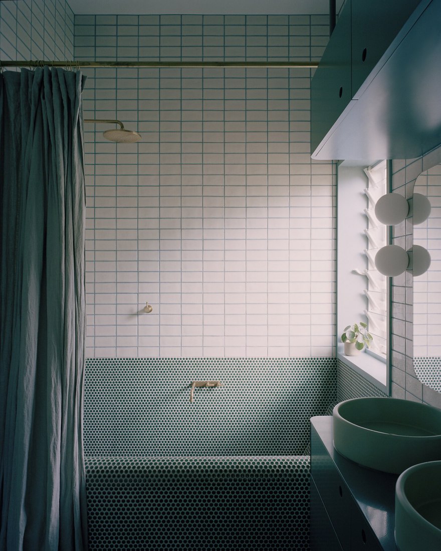 Casa de otoño / Autumn House por Studio Bright. Fotografía de Rory Gardiner.