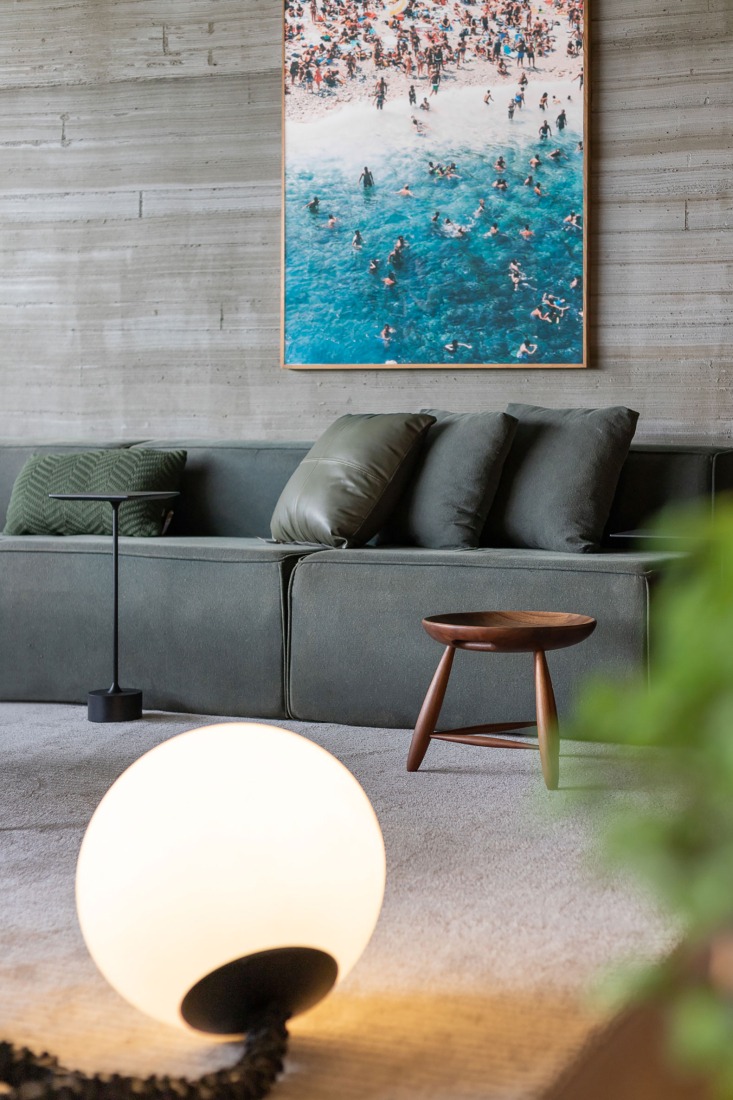 Casa Paineiras by Studio Bruno Porto. Photograph by Júlia Totoli.