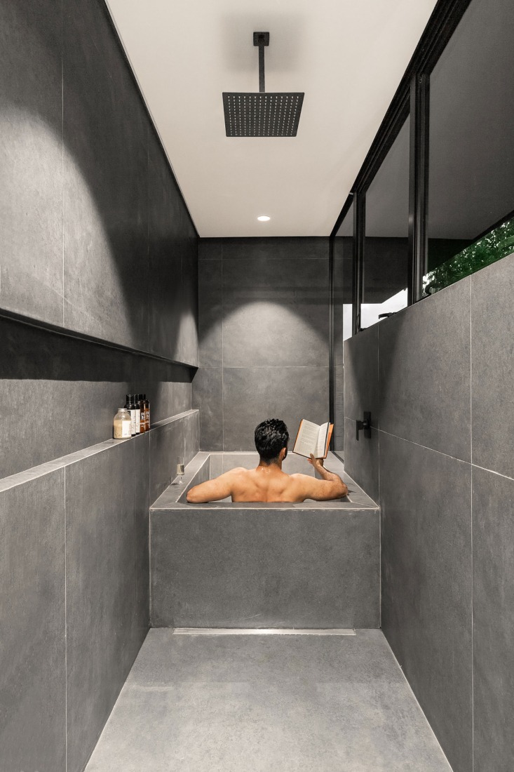 Casa Paineiras by Studio Bruno Porto. Photograph by Júlia Totoli.