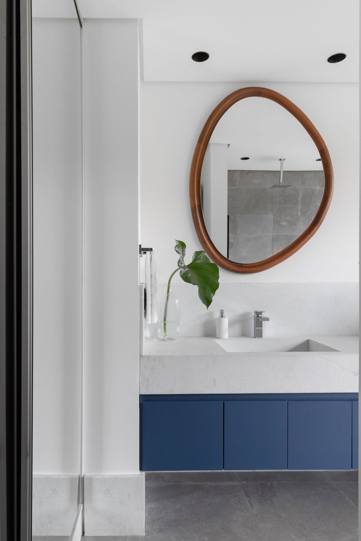 Casa Paineiras by Studio Bruno Porto. Photograph by Júlia Totoli.