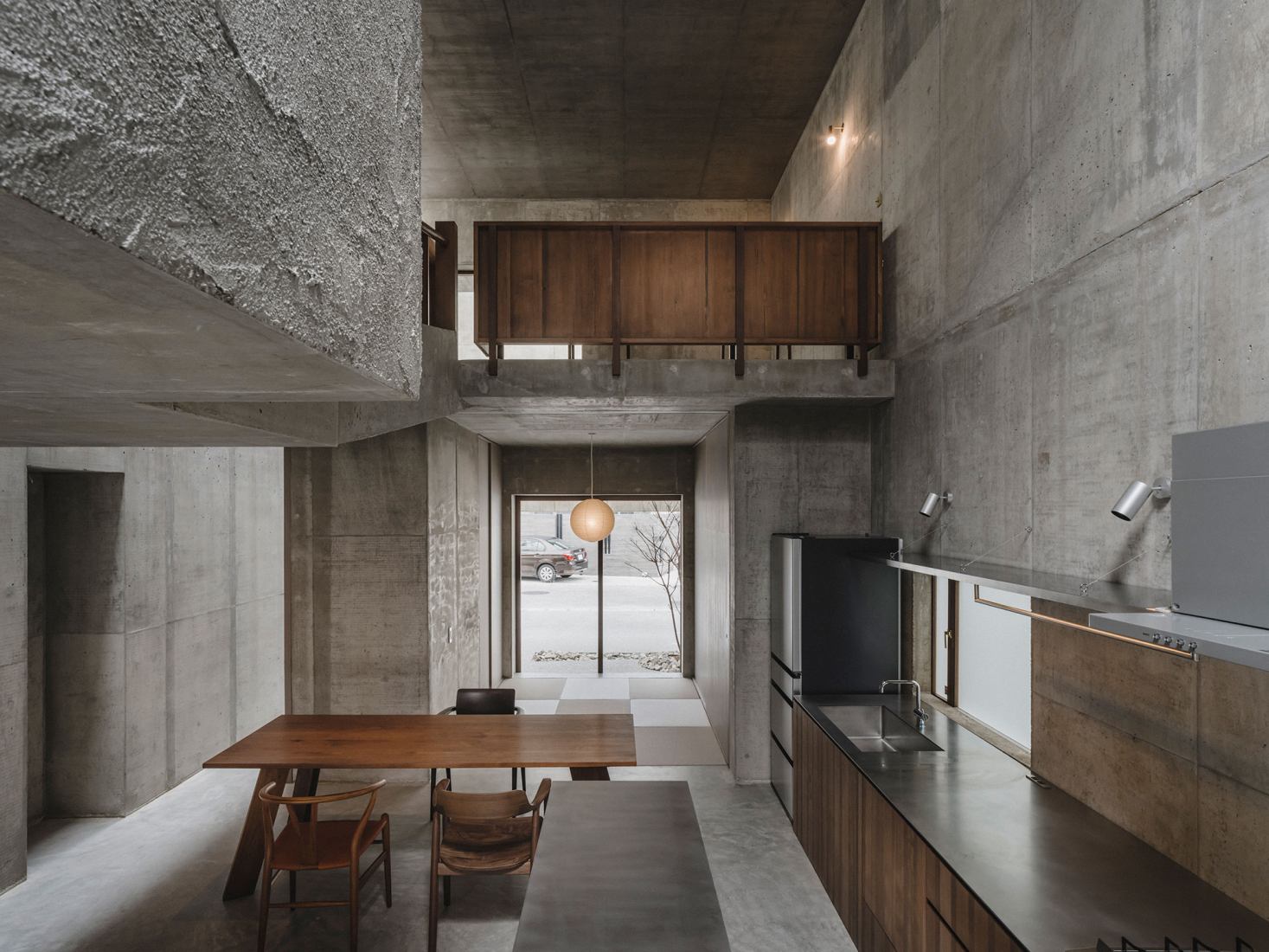 Casa en Nishizaki por Studio Cochi Architects. Fotografía por Ooki Jingu.