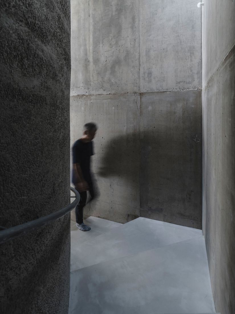 Casa en Nishizaki por Studio Cochi Architects. Fotografía por Ooki Jingu.