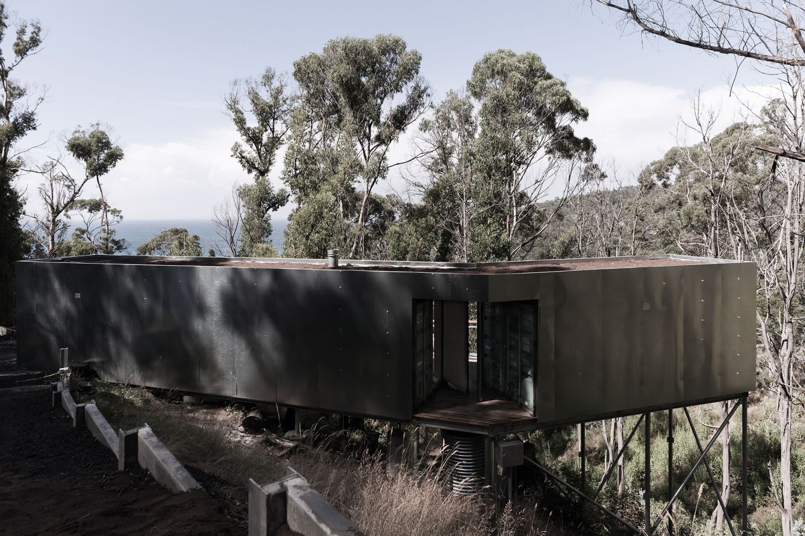 Exterior. Casa 28 por Studio Edwards. Fotografía © Tony Gorsevski