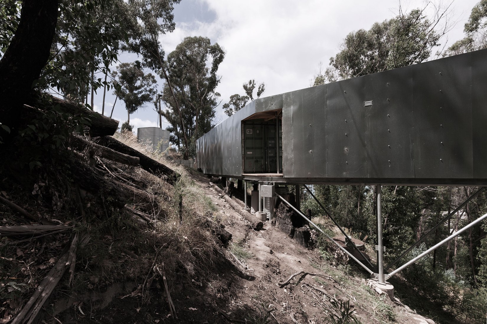 Exterior. Casa 28 por Studio Edwards. Fotografía © Tony Gorsevski